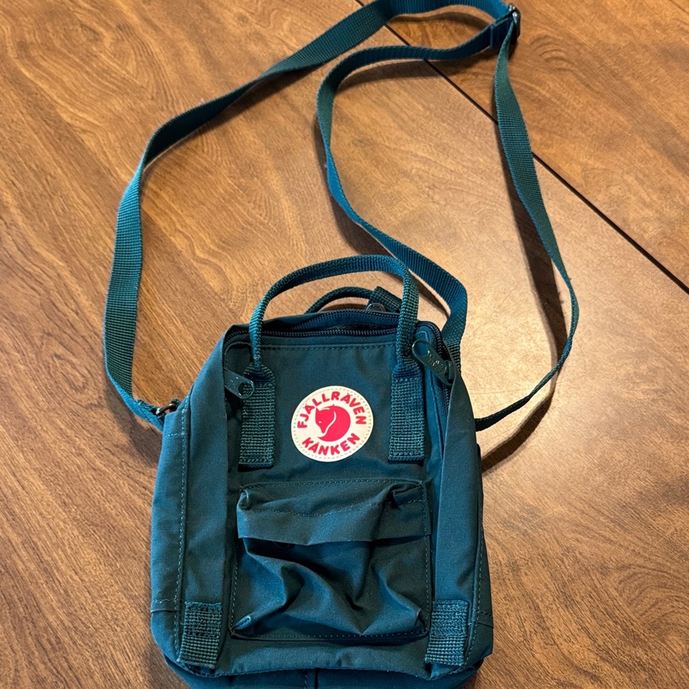 Fjallraven Kanken Mini Sling Bag